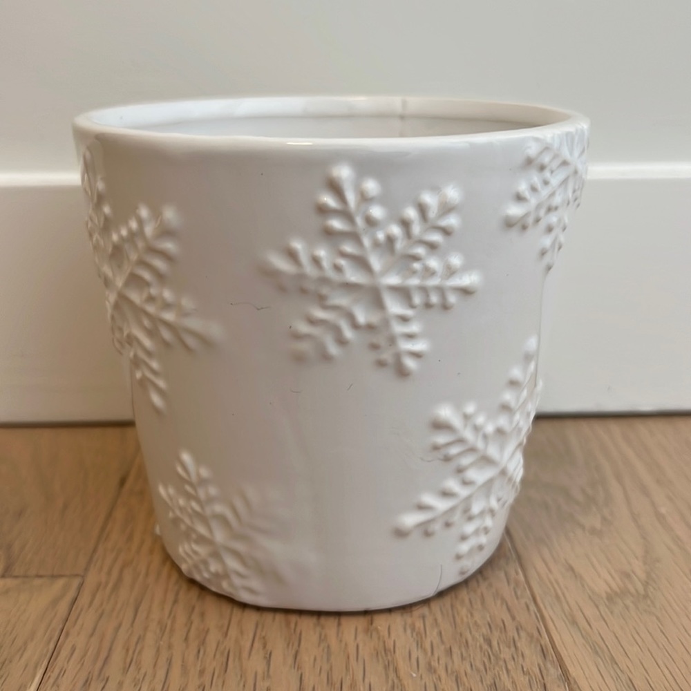 Home Decor Accent White Snowflake Vase